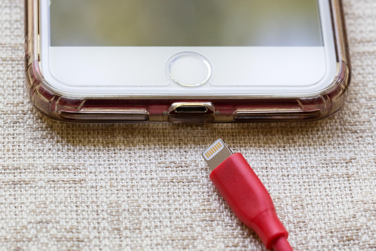 モバイルバッテリーを使った節約充電の方法とは？