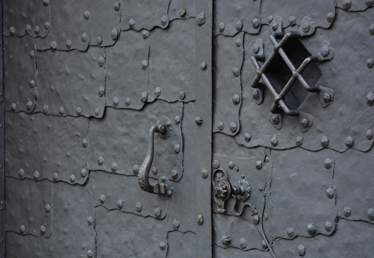 固定費8割削減のための具体的な方法は？